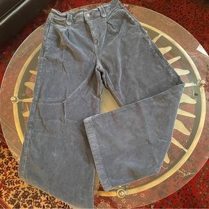 American Eagle pleated Super Stretch Wide Leg corduroy’s 10 High waisted pants